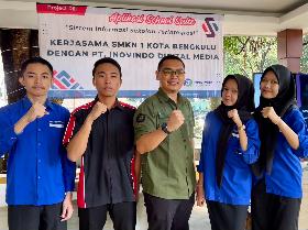 Direktur Utama PT. INOVINDO bersama 4 Siswa Delegasi SMKN 1 Kota Bengkulu menghadiri Kegiatan Gebyar Karya Vokasi 2023 di BMTI KEMENDIKBUD RI