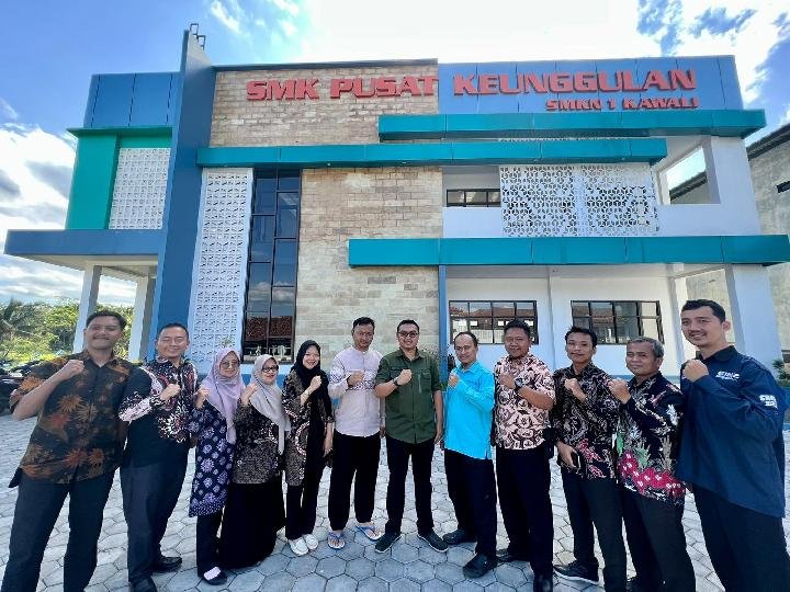 Workshop Teaching Factory PT Inovindo di SMKN 1 Kawali