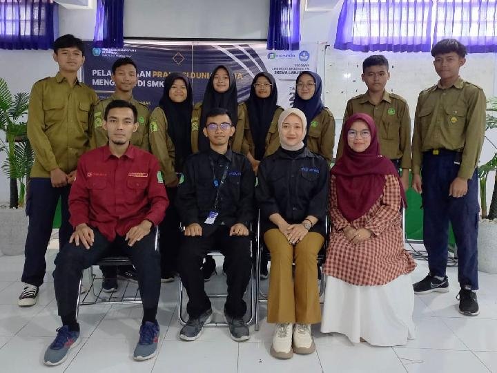 Tim Inovindo Academy menjadi Guru Tamu di SMK Muhammadiyah 2 Kuningan